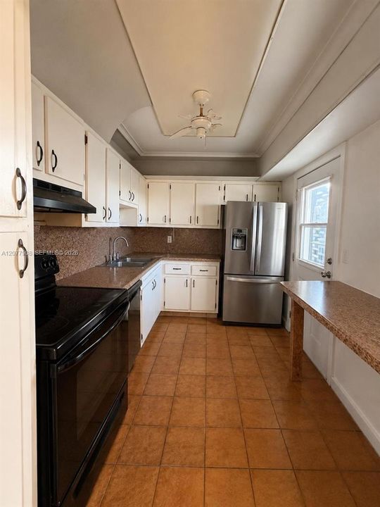 For Sale: $205,000 (2 beds, 2 baths, 1083 Square Feet)
