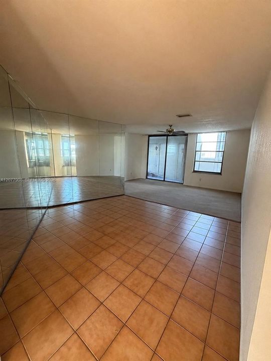For Sale: $205,000 (2 beds, 2 baths, 1083 Square Feet)