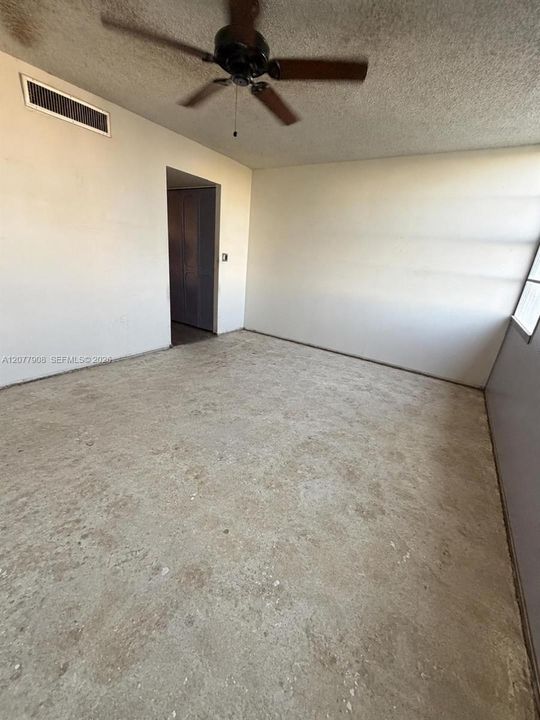 For Sale: $205,000 (2 beds, 2 baths, 1083 Square Feet)