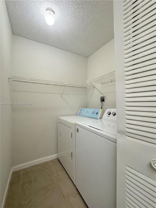 For Rent: $1,500 (1 beds, 1 baths, 813 Square Feet)