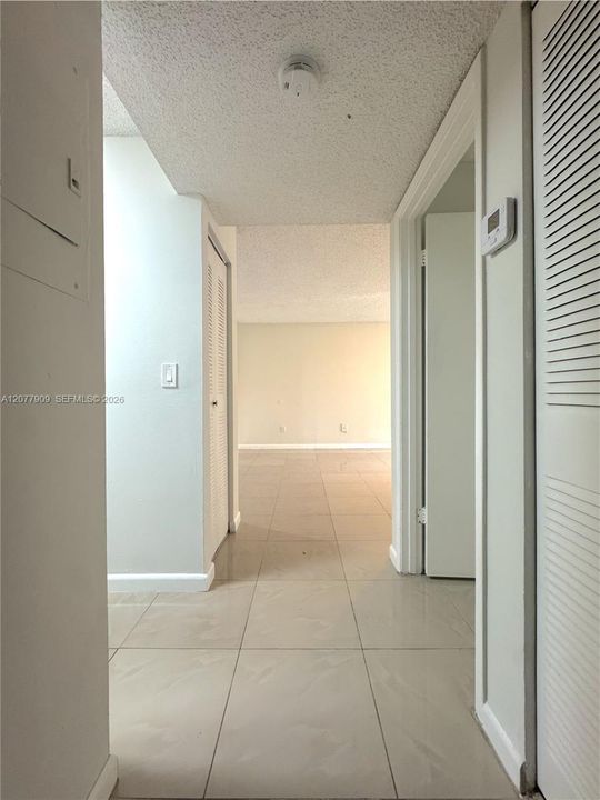 For Rent: $1,500 (1 beds, 1 baths, 813 Square Feet)