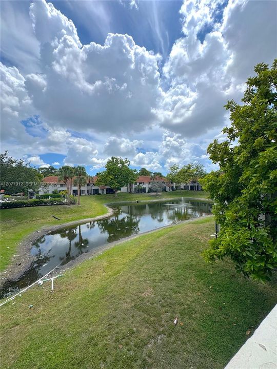 For Rent: $1,850 (2 beds, 2 baths, 910 Square Feet)