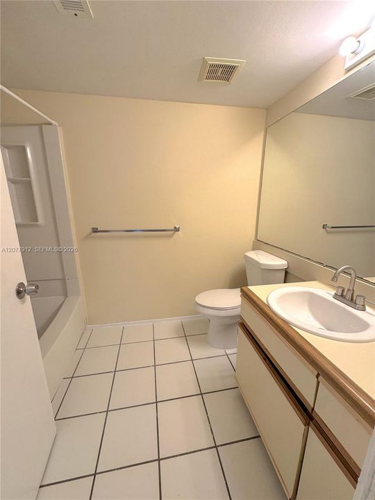 For Rent: $1,850 (2 beds, 2 baths, 910 Square Feet)