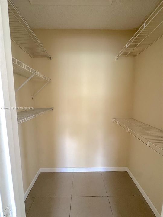 For Rent: $1,850 (2 beds, 2 baths, 910 Square Feet)