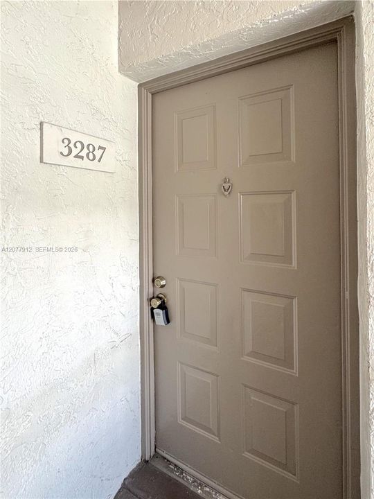 For Rent: $1,850 (2 beds, 2 baths, 910 Square Feet)