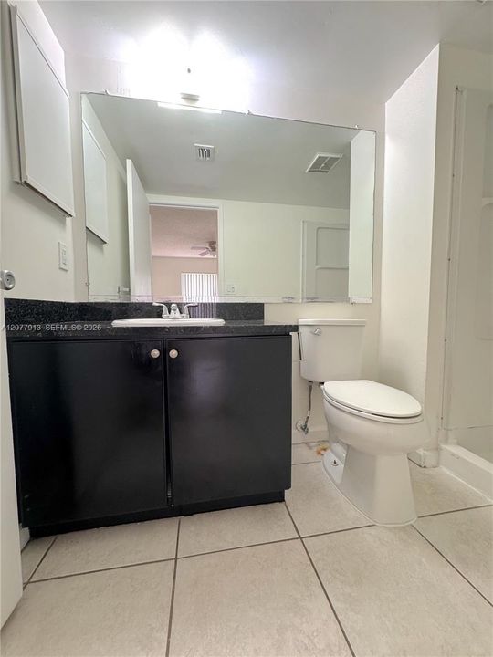 For Rent: $1,850 (2 beds, 2 baths, 910 Square Feet)