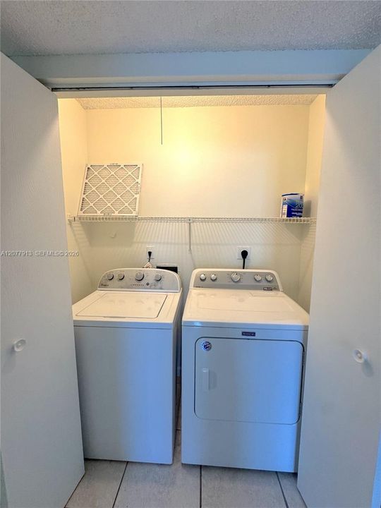 For Rent: $1,850 (2 beds, 2 baths, 910 Square Feet)