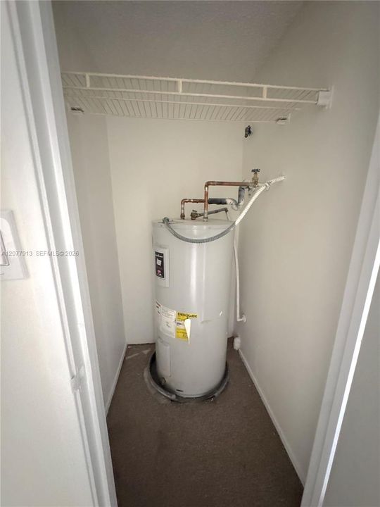 For Rent: $1,850 (2 beds, 2 baths, 910 Square Feet)