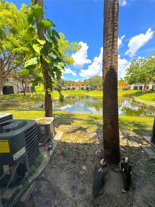 For Rent: $1,850 (2 beds, 2 baths, 910 Square Feet)