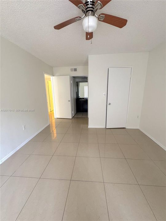 For Rent: $1,850 (2 beds, 2 baths, 910 Square Feet)