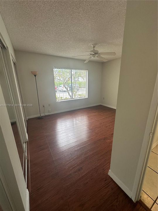For Rent: $1,500 (1 beds, 1 baths, 720 Square Feet)