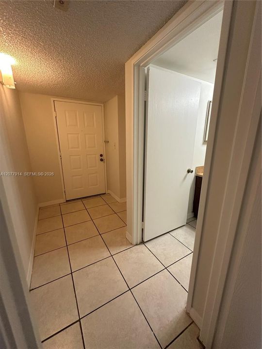 For Rent: $1,500 (1 beds, 1 baths, 720 Square Feet)