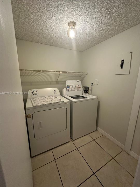For Rent: $1,500 (1 beds, 1 baths, 720 Square Feet)