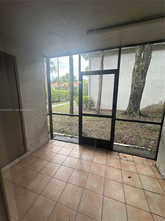 For Rent: $1,500 (1 beds, 1 baths, 720 Square Feet)
