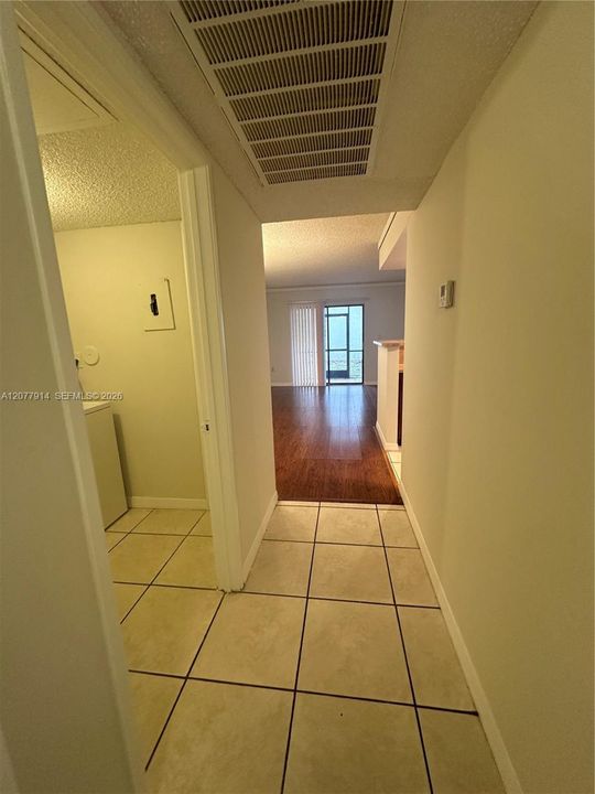 For Rent: $1,500 (1 beds, 1 baths, 720 Square Feet)