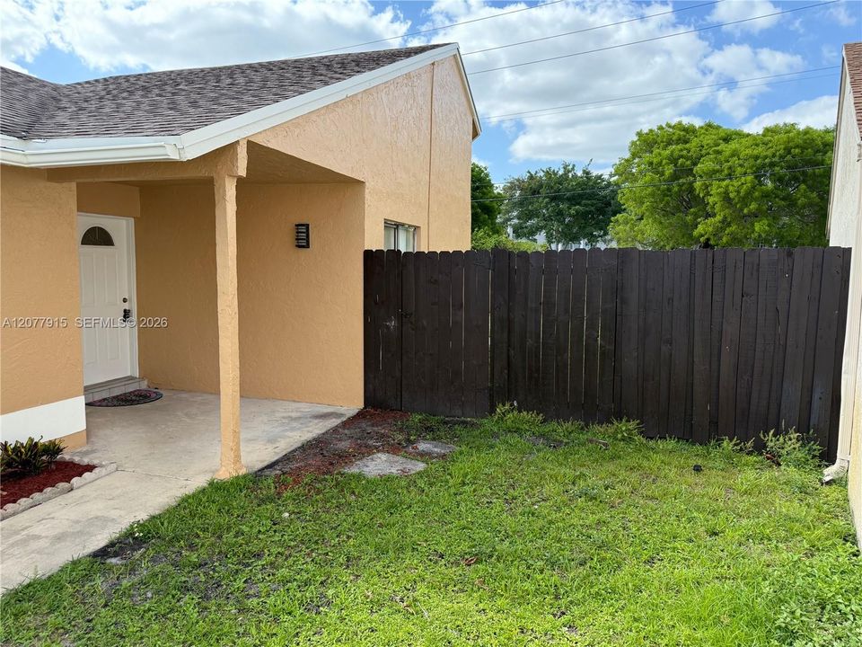 For Rent: $3,300 (4 beds, 2 baths, 1300 Square Feet)
