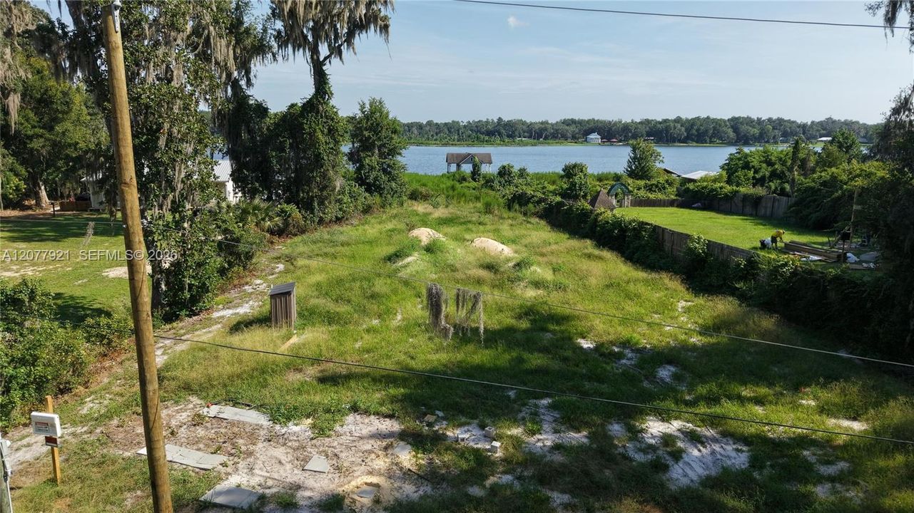 На продажу: $250,000 (2.56 acres)