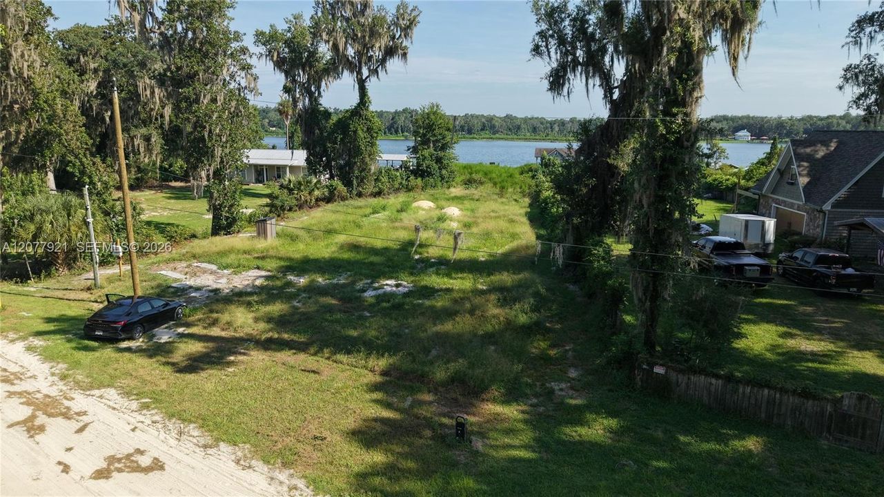 На продажу: $250,000 (2.56 acres)
