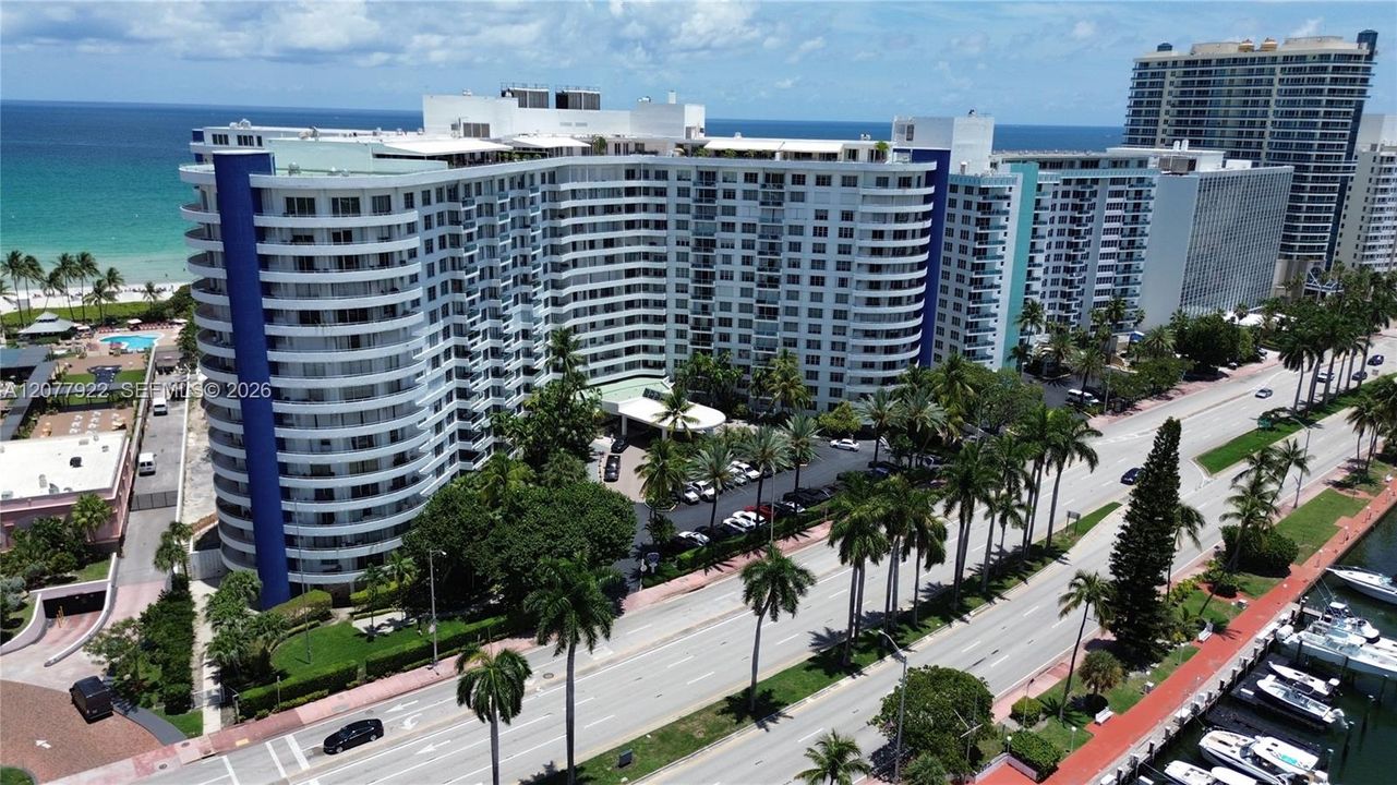 For Sale: $800,000 (2 beds, 2 baths, 1040 Square Feet)