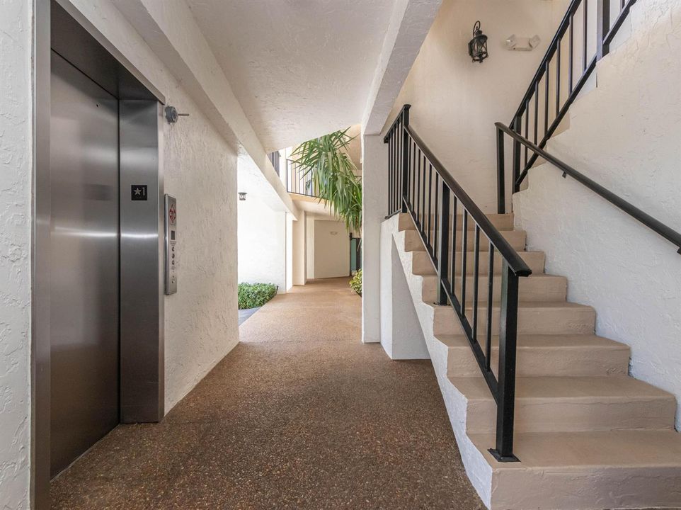 40 Elevator