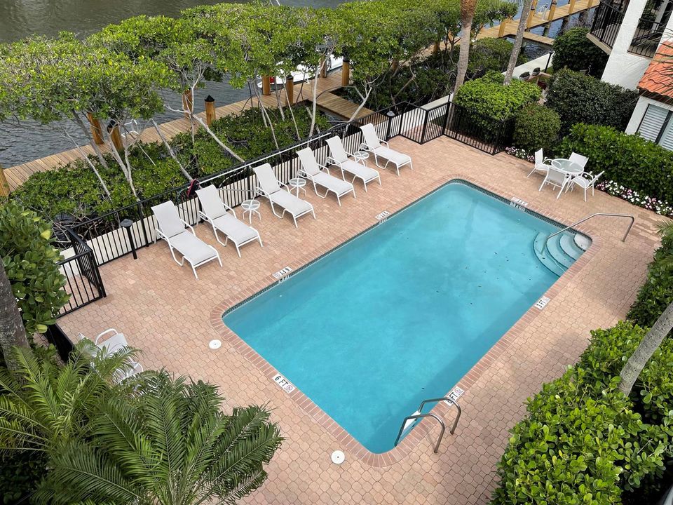 39 Community Pool top view