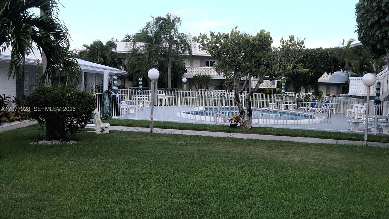 For Rent: $1,530 (1 beds, 1 baths, 700 Square Feet)