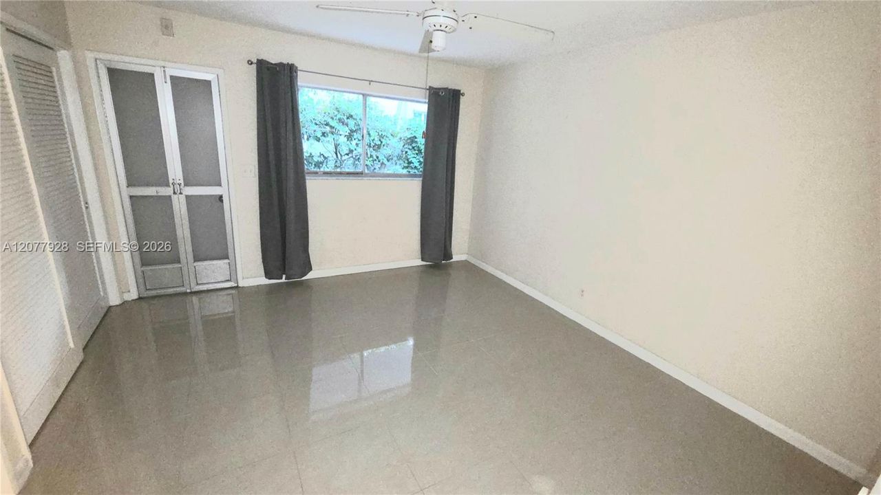 For Rent: $1,530 (1 beds, 1 baths, 700 Square Feet)