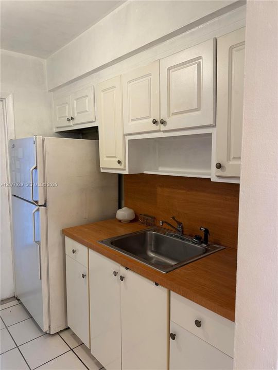 Activo con contrato: $1,400 (1 camas, 1 baños, 7464 Pies cuadrados)