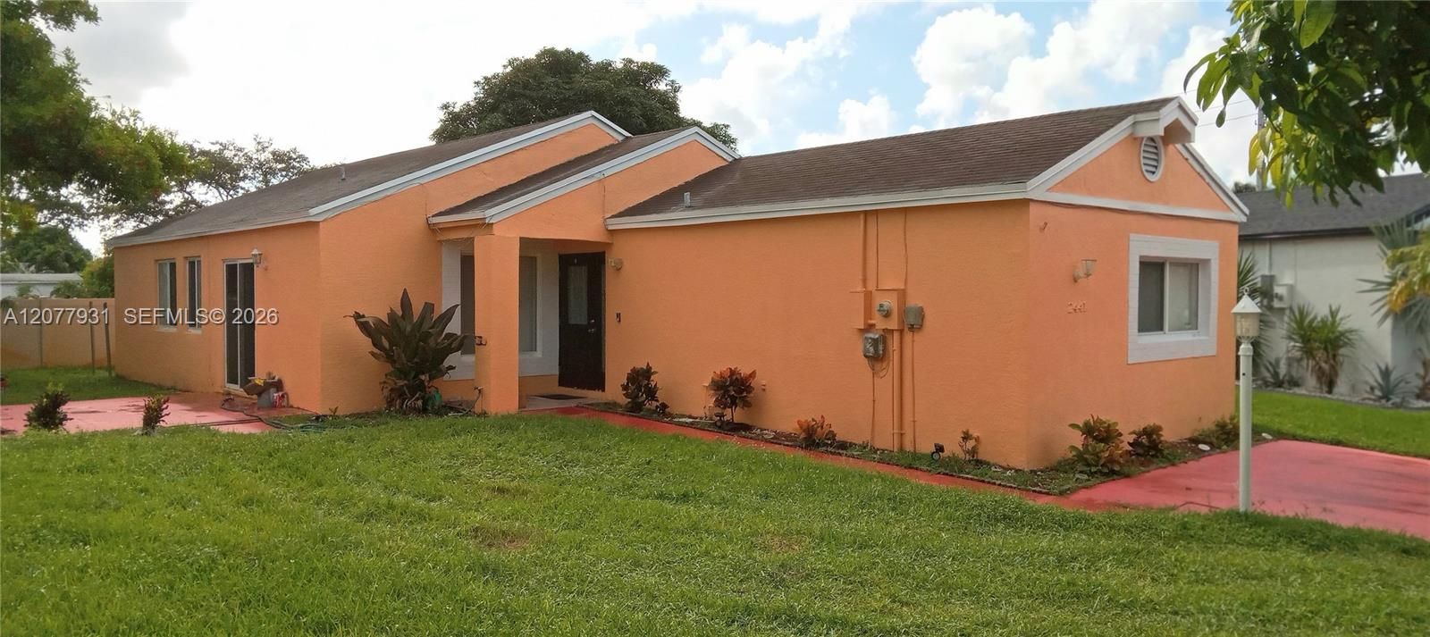 For Rent: $3,300 (3 beds, 2 baths, 1384 Square Feet)