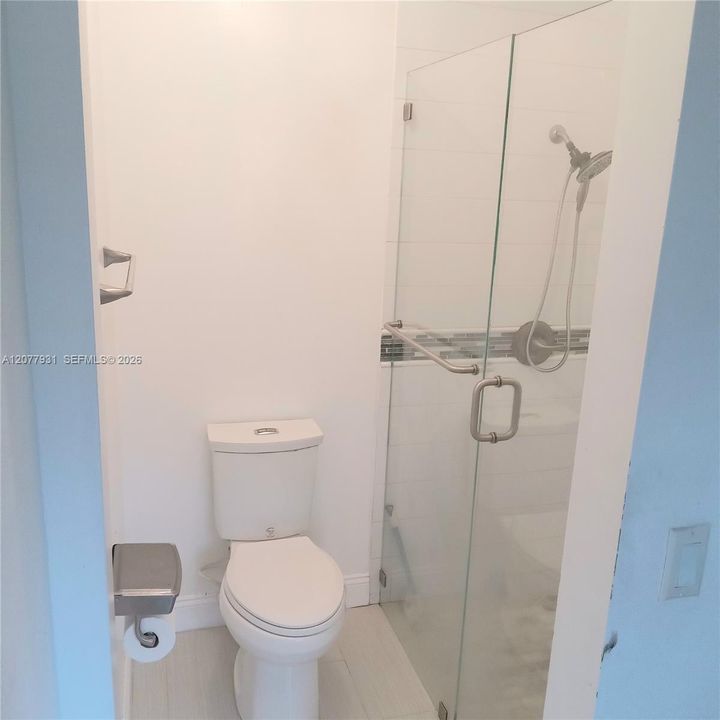 For Rent: $3,300 (3 beds, 2 baths, 1384 Square Feet)