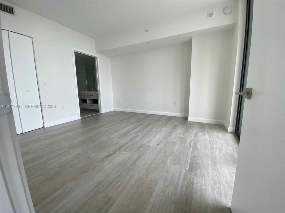 For Rent: $6,500 (2 beds, 2 baths, 1121 Square Feet)