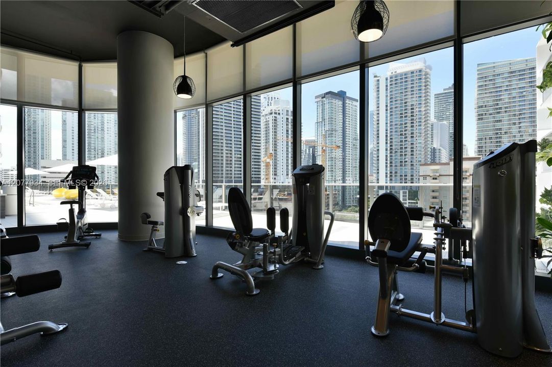 For Rent: $6,500 (2 beds, 2 baths, 1121 Square Feet)