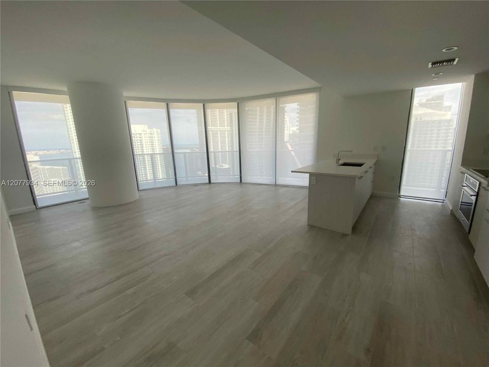 For Rent: $6,500 (2 beds, 2 baths, 1121 Square Feet)