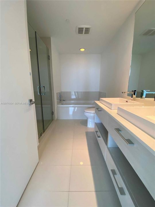 For Rent: $6,500 (2 beds, 2 baths, 1121 Square Feet)