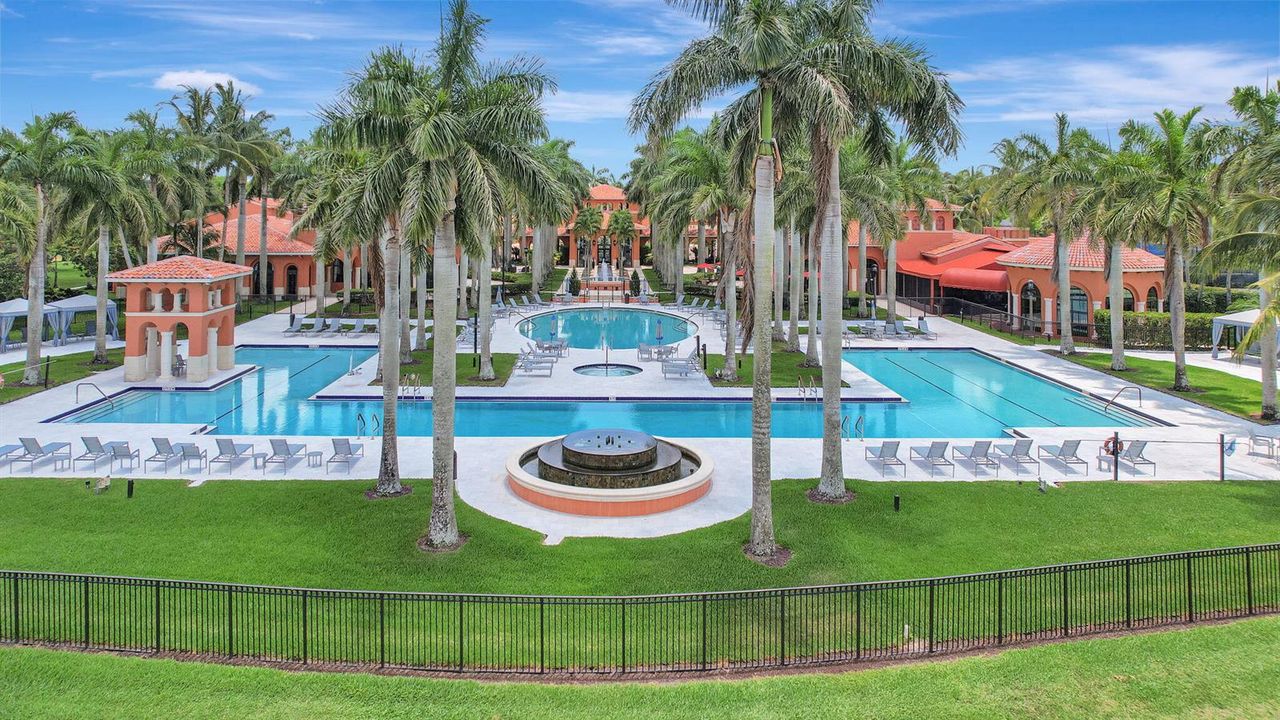 Stunning, just like a resort