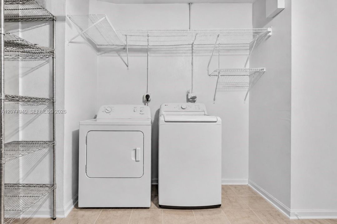 На продажу: $439,997 (3 спален, 2 ванн, 1446 Квадратных фут)