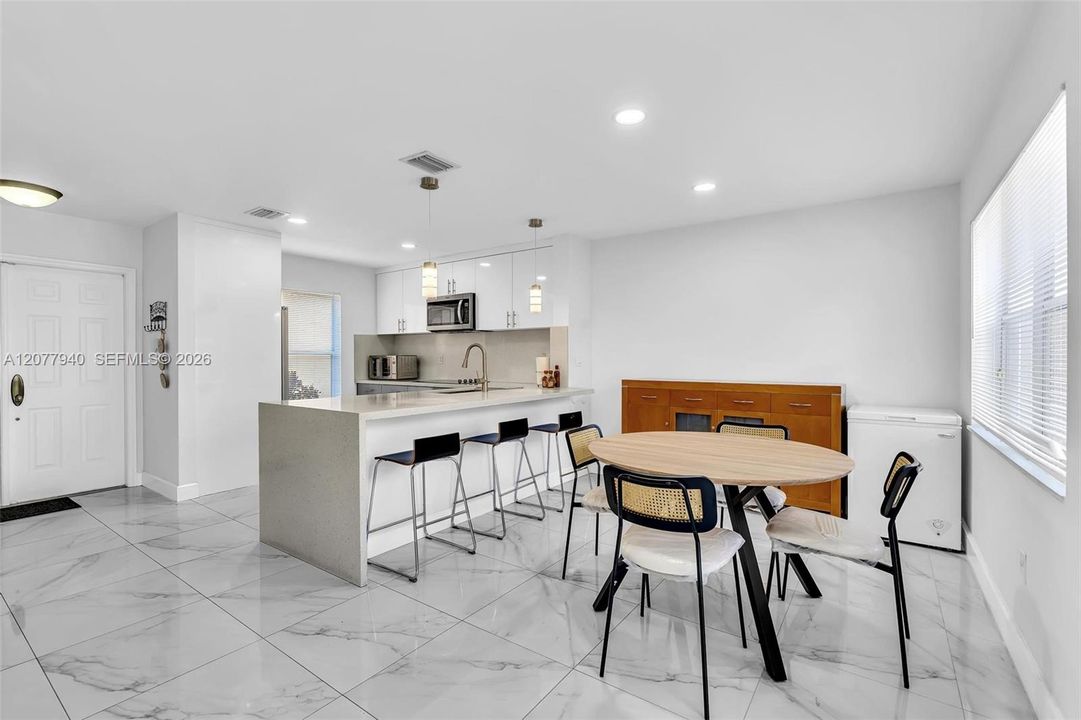 На продажу: $439,997 (3 спален, 2 ванн, 1446 Квадратных фут)