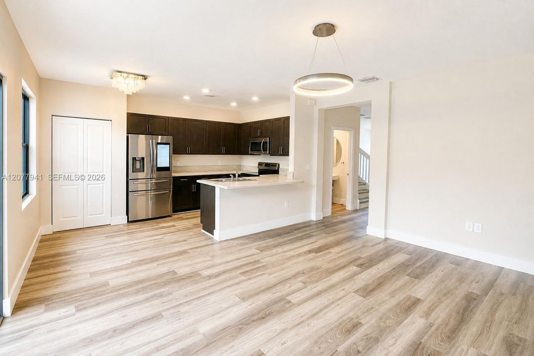 For Rent: $3,800 (4 beds, 2 baths, 1920 Square Feet)