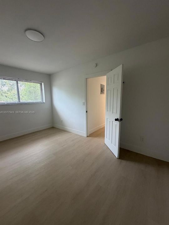 For Rent: $1,495 (1 beds, 1 baths, 3296 Square Feet)
