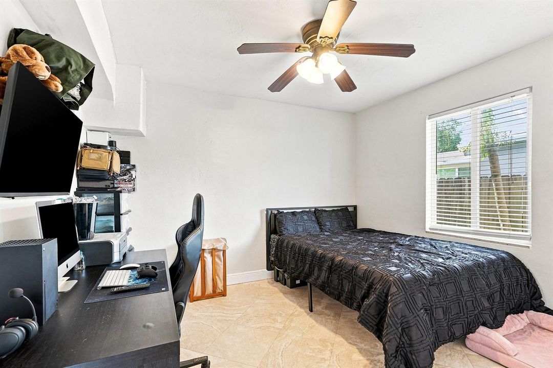 15_bedroom
