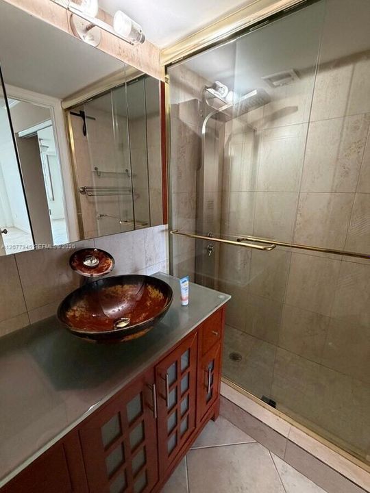 En Renta: $1,999 (2 camas, 2 baños, 1220 Pies cuadrados)