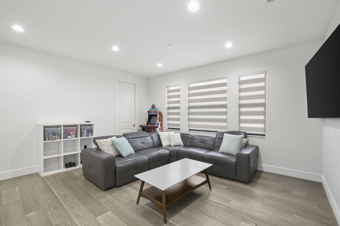16238 Cabernet Drive - 64.jpg-SMALL