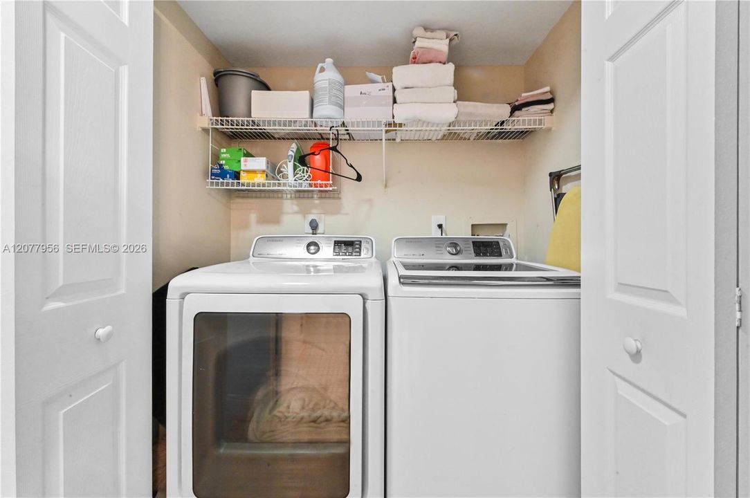En Venta: $240,000 (2 camas, 2 baños, 1256 Pies cuadrados)