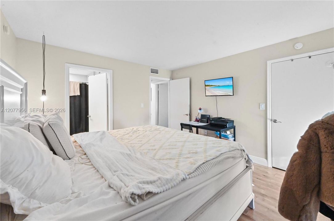 En Venta: $240,000 (2 camas, 2 baños, 1256 Pies cuadrados)