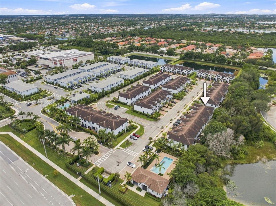 En Venta: $565,000 (4 camas, 2 baños, 1587 Pies cuadrados)