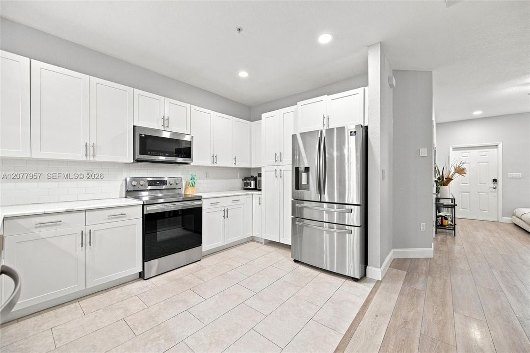 En Venta: $565,000 (4 camas, 2 baños, 1587 Pies cuadrados)