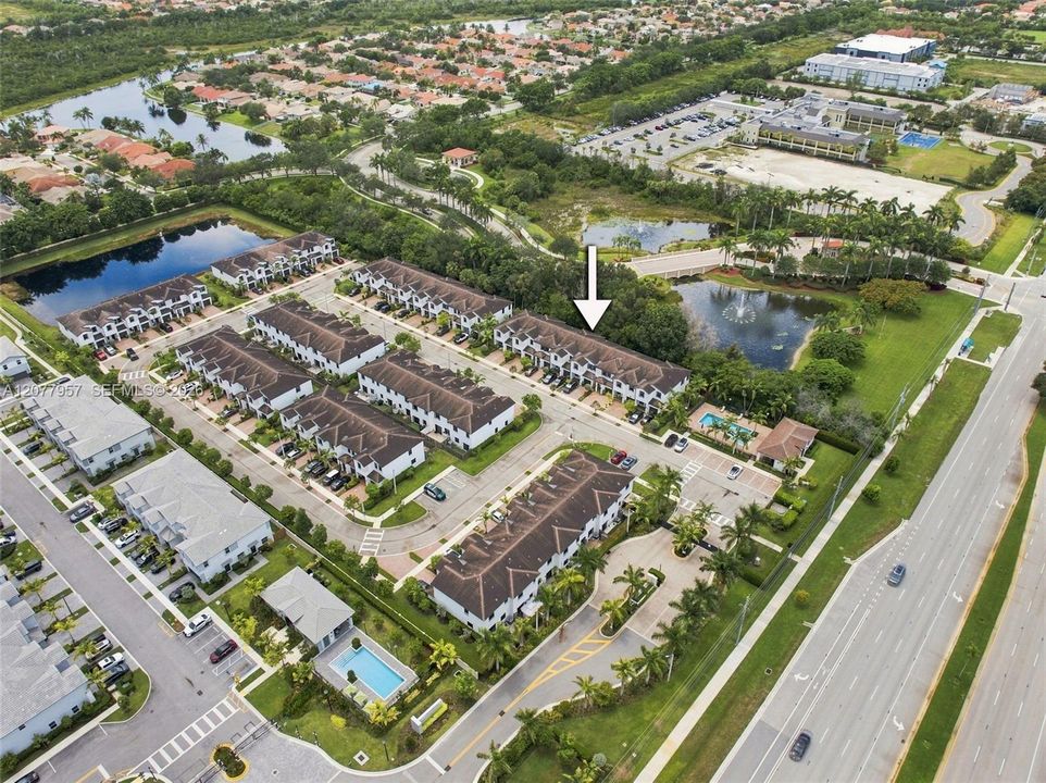 En Venta: $565,000 (4 camas, 2 baños, 1587 Pies cuadrados)