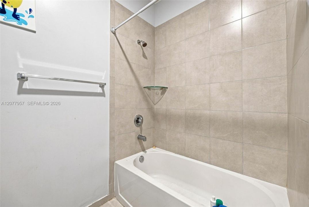 En Venta: $565,000 (4 camas, 2 baños, 1587 Pies cuadrados)