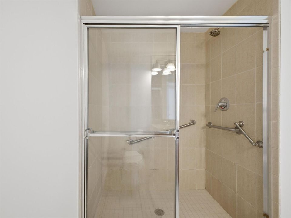 Guest Bathroom 2