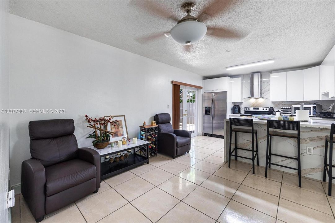 En Venta: $649,999 (4 camas, 2 baños, 1735 Pies cuadrados)